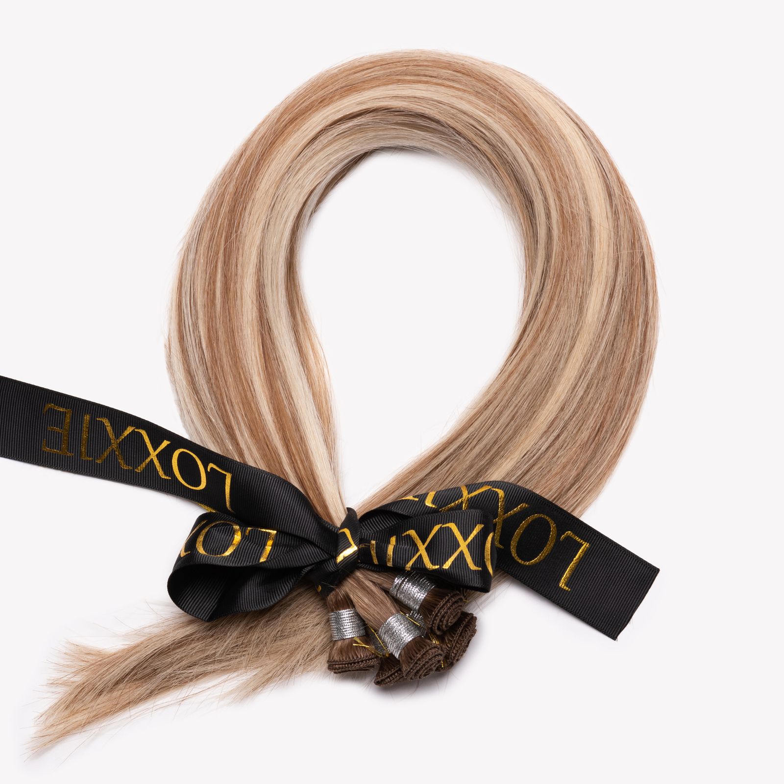 Loxxie Amaretto Cream hair extension swatch