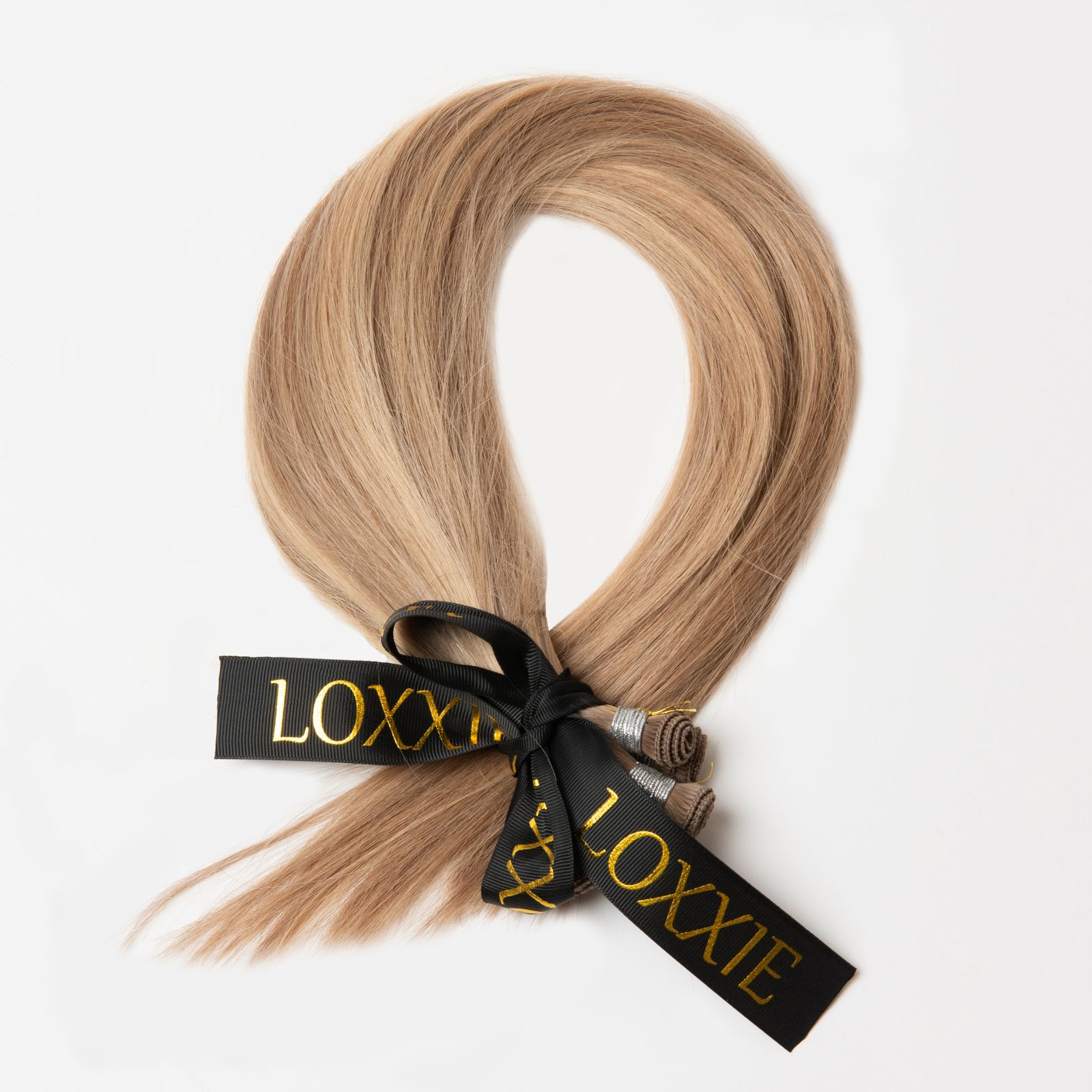 Loxxie Cinnamon Sugar hair extension swatch