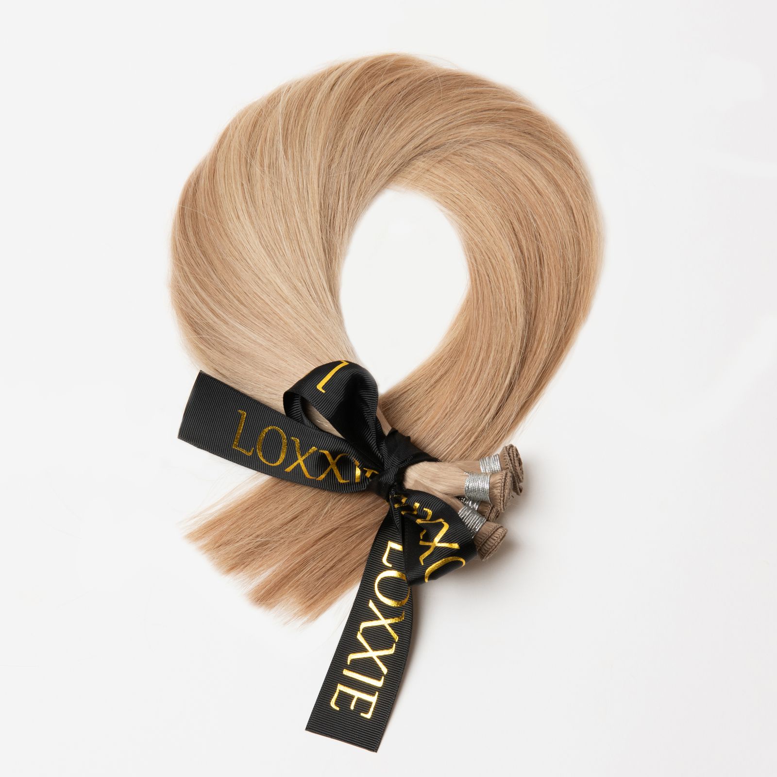 Loxxie Oatmeal Cookie hair extension swatch