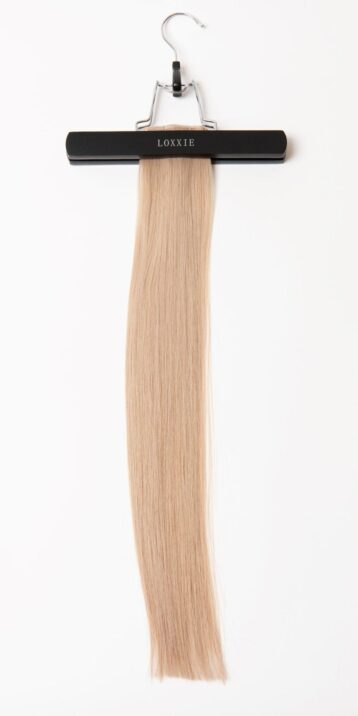 Loxxie 22" Flat Bonded Weft Whipped Frosting 55 Grams